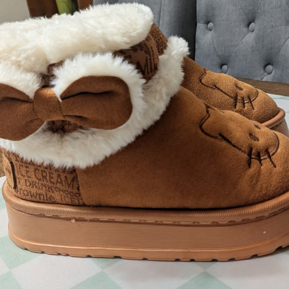 Girls Hello Kitty Brown Sherpa Lined Boots (NWOT)